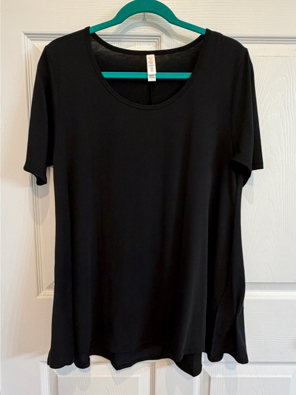 LuLaRoe Solid Black Perfect Tee Tunic Top Size Small